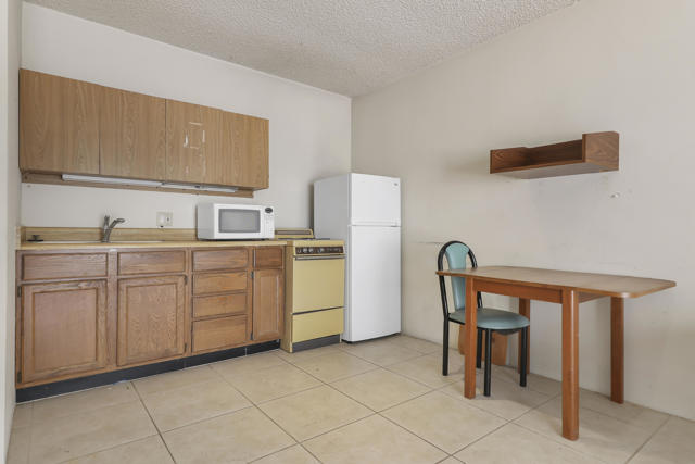770 S La Mirada Road, Palm Springs CA: https://media.crmls.org/mediaz/7078d670-57c6-48ee-a946-94723fad66e1.jpg