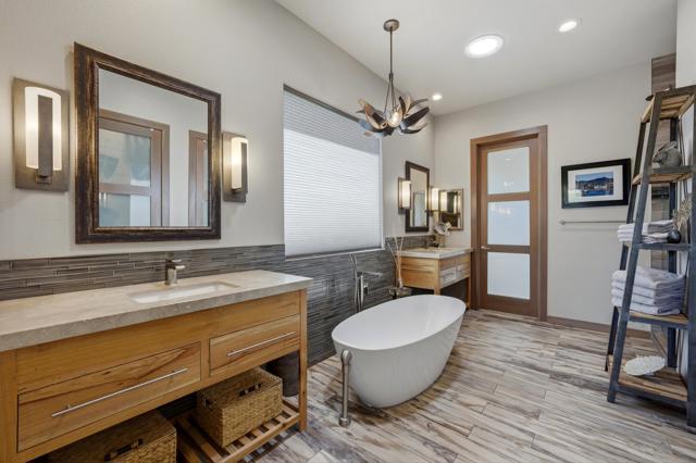 36066 Da Vinci Drive, Cathedral City CA: https://media.crmls.org/mediaz/70790157-07d0-49bf-99da-cf6c0430723f.jpg