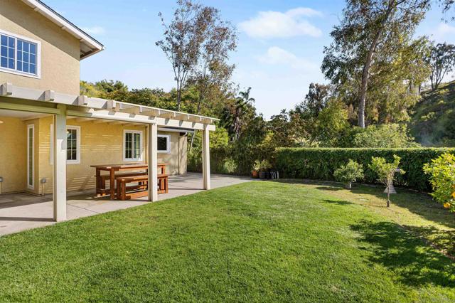 201 Foussat Rd, Oceanside CA: https://media.crmls.org/mediaz/70793c20-e5b3-4f00-987d-75e10b46e44c.jpg