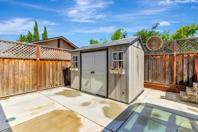1254 Steinbeck Drive, Hollister CA: https://media.crmls.org/mediaz/707af71a-6d75-40f8-b67a-119975b61e14.jpg