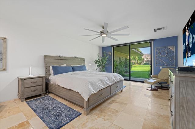 12 Whittier Court, Rancho Mirage CA: https://media.crmls.org/mediaz/707b1db3-fe2f-45b4-9ead-13d195e51d44.jpg