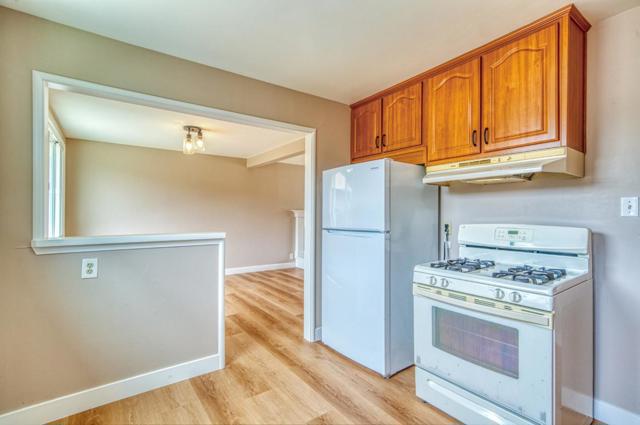 820 Linda Mar Boulevard, Pacifica CA: https://media.crmls.org/mediaz/707b3acf-61cb-4ee5-8ee2-58dc8a6a22c2.jpg