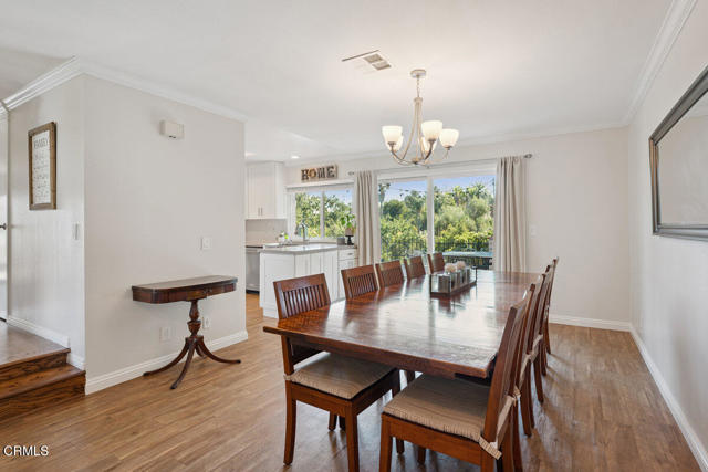 354 Larch Crest Court, Newbury Park CA: https://media.crmls.org/mediaz/707cf336-ff82-4129-be41-05963194389f.jpg