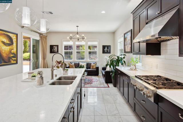 19 Baltana Place, Danville CA: https://media.crmls.org/mediaz/707e0407-e453-4364-8876-9d3a14becc16.jpg