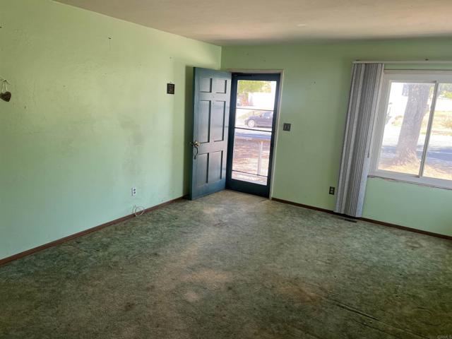 Detail Gallery Image 3 of 12 For 185 Garfield Ave, El Cajon,  CA 92020 - 3 Beds | 1 Baths