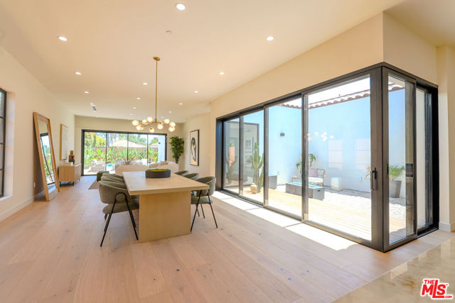 4936 Coolidge Avenue, Culver City CA: https://media.crmls.org/mediaz/707ecdbb-4864-4734-aa72-ce91ae290860.jpg