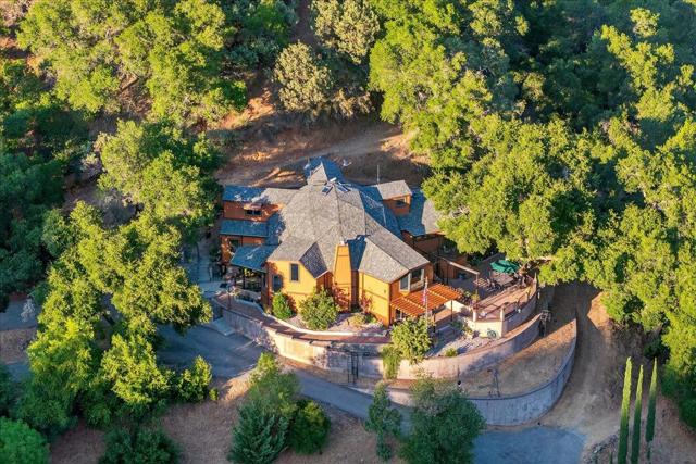 5224 Twin Falls Road, Morgan Hill CA: https://media.crmls.org/mediaz/707fa5d8-7dfb-4a03-83aa-d6c5f7d8977c.jpg