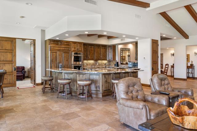 49006 Foxtail Lane, Palm Desert CA: https://media.crmls.org/mediaz/707fce3a-b5eb-454d-9e3e-f14066614604.jpg