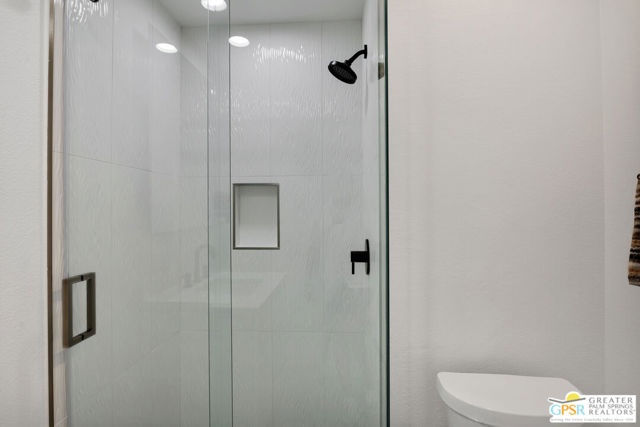 2566 S Calle Palo Fierro, Palm Springs CA: https://media.crmls.org/mediaz/70809430-f9b3-41bb-87d4-73306575473b.jpg