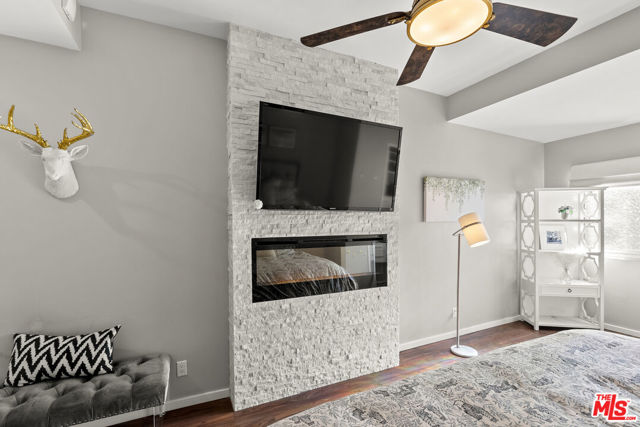 7250 Franklin Avenue, Los Angeles CA: https://media.crmls.org/mediaz/7080b9f0-6d8b-4822-aeb7-0dd57755587f.jpg