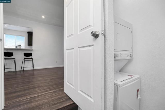 2020 17Th Ave, Oakland CA: https://media.crmls.org/mediaz/708161c6-e695-41b9-a137-550588ed616f.jpg