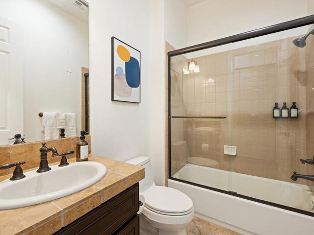 80872 Calle Azul, La Quinta CA: https://media.crmls.org/mediaz/7081c659-96cb-4bad-b694-e65d953d629f.jpg