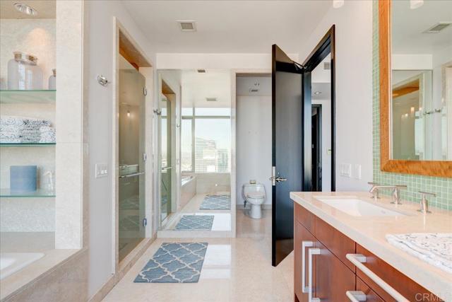 Detail Gallery Image 20 of 34 For 165 6th Ave #2902,  San Diego,  CA 92101 - 3 Beds | 3 Baths