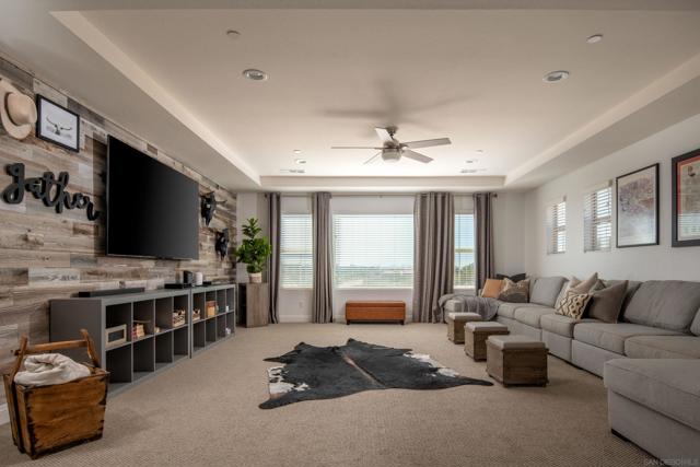 14546 Highcrest Ct, Poway CA: https://media.crmls.org/mediaz/708371f3-a9b0-44c6-8438-864123eefa78.jpg