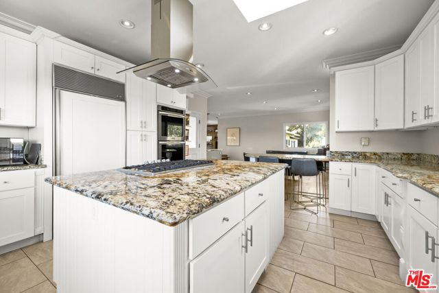 1018 N Tigertail Road, Los Angeles CA: https://media.crmls.org/mediaz/70838aac-0e83-410d-b432-9ec51d1b0d1b.jpg