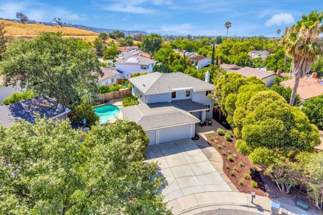 6357 Pismo Court, San Jose CA: https://media.crmls.org/mediaz/7083ca86-5987-4c8f-8c36-2fb2977d6e21.jpg