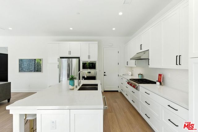 182 Plum Lily, Irvine CA: https://media.crmls.org/mediaz/70840de6-4f17-4b4b-835e-e1bed6c94677.jpg