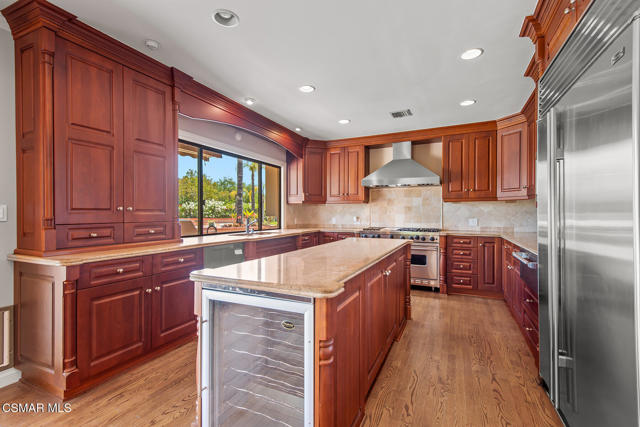 11 Inverness Road, Thousand Oaks CA: https://media.crmls.org/mediaz/7085dd0b-c00b-4ede-9b18-7edac58f77f8.jpg