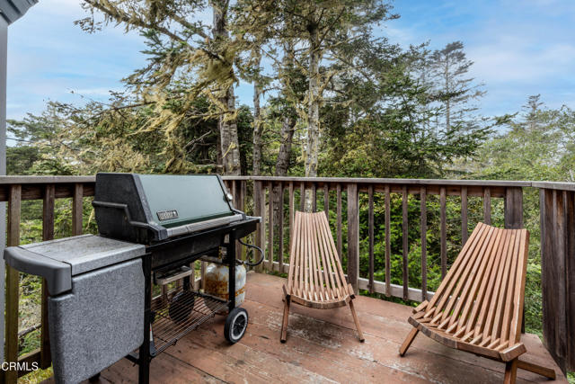 Detail Gallery Image 6 of 28 For 15741 Forest View Rd, Manchester,  CA 95459 - 3 Beds | 2 Baths