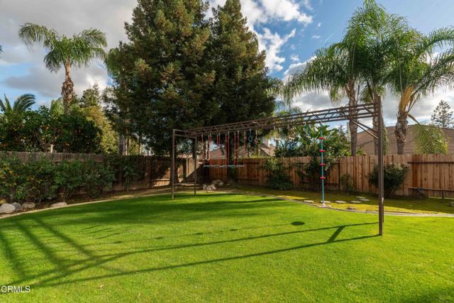 Detail Gallery Image 33 of 36 For 10103 Wentworth Ct, Bakersfield,  CA 93311 - 3 Beds | 2 Baths