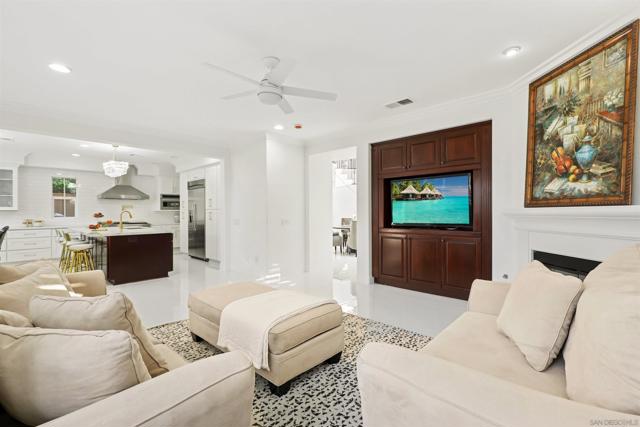 6911 Goldstone Rd, Carlsbad CA: https://media.crmls.org/mediaz/708690c3-66cb-494a-933e-7c8e23cd1793.jpg