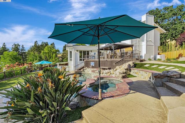 324 Merrilee Place, Danville CA: https://media.crmls.org/mediaz/708694c7-52c3-475b-9288-bba8abe62639.jpg