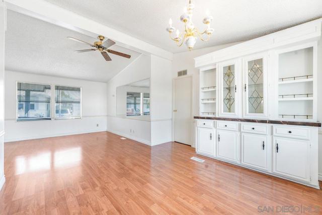 211 N Citrus Avenue, Escondido CA: https://media.crmls.org/mediaz/7086d95c-af21-46ff-a21d-7d4fb95230c9.jpg