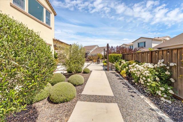 586 Braden Way, Marina CA: https://media.crmls.org/mediaz/70873231-e607-4abe-b96c-7826c59f0325.jpg