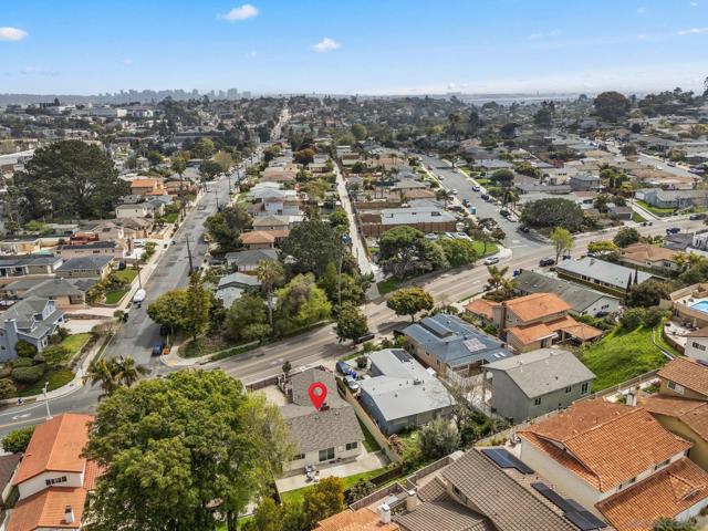 2068 Catalina, San Diego CA: https://media.crmls.org/mediaz/70886d90-6f8b-4662-b090-c4529b3e9173.jpg