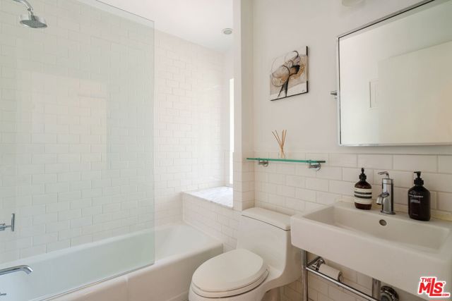 2 Bed Home for Sale in Venice, California