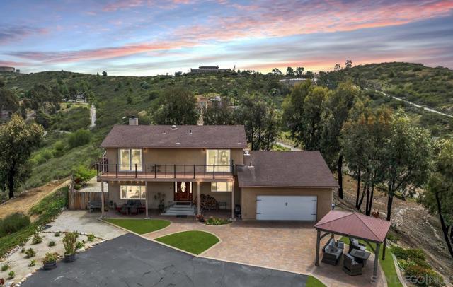 12845 Golden Way, Poway CA: https://media.crmls.org/mediaz/708a37ff-a15e-4e36-94b5-1ae73aab2585.jpg