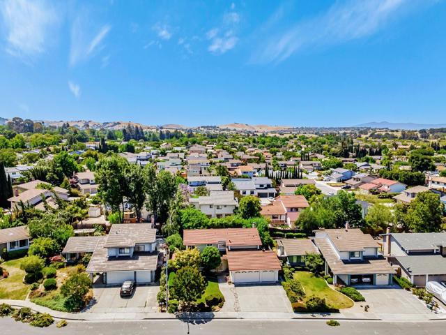 3012 Lake Estates Court, San Jose CA: https://media.crmls.org/mediaz/708a5701-eb03-4b66-af11-1c48288d0303.jpg