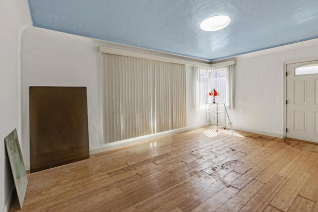 200 Cayuga Avenue, San Francisco CA: https://media.crmls.org/mediaz/708a6ccb-2437-452f-8f66-b1c39440ee8d.jpg