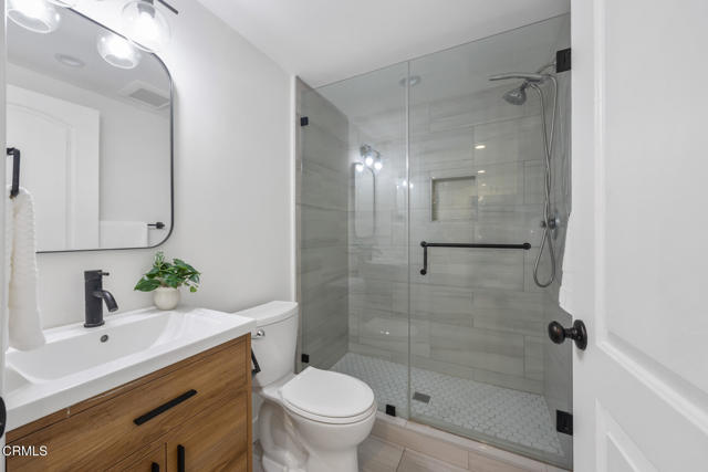 975 N Mentor Avenue, Pasadena CA: https://media.crmls.org/mediaz/708a6f1b-8ddc-4ca9-86ac-da2b1a5d7c7c.jpg
