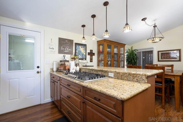 2597 Melbourne Dr, San Diego CA: https://media.crmls.org/mediaz/708acc6b-6633-4e79-89fc-6c4865607b16.jpg