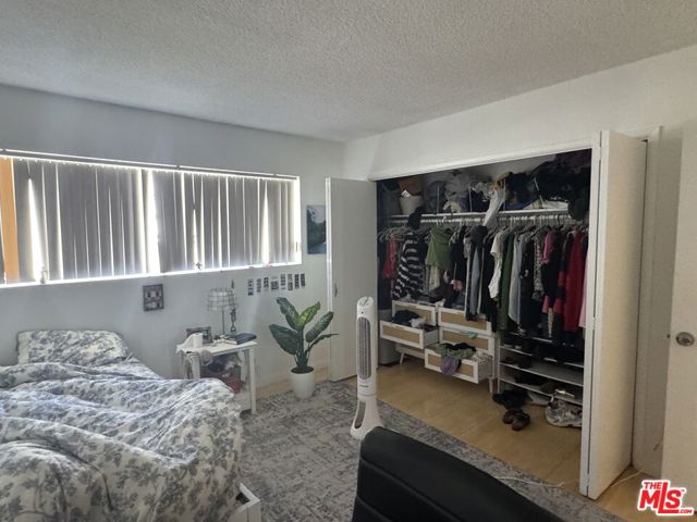 2803 Arizona Avenue, Santa Monica CA: https://media.crmls.org/mediaz/708b11d8-4985-451e-829d-b4d83dcfd2b3.jpg