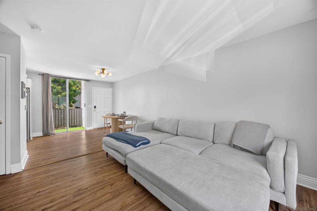2850 Reynard Way - photo 5