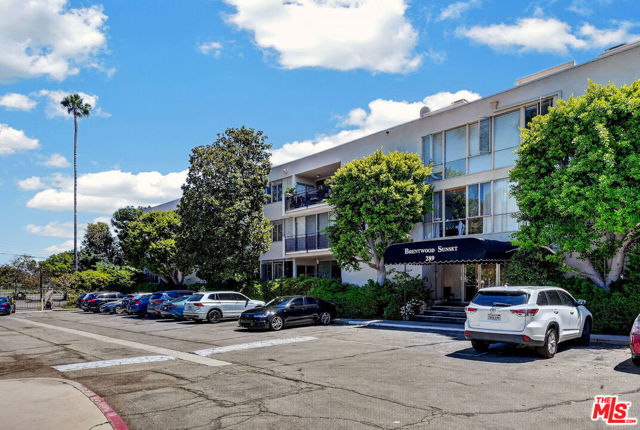 1 Bed Home for Sale in Los Angeles, California