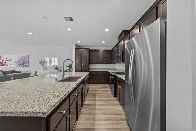 Detail Gallery Image 8 of 49 For 38589 Fairfield, Murrieta,  CA 92563 - 4 Beds | 4/1 Baths