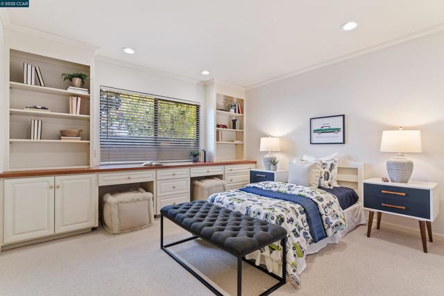 372 El Divisadero Ave, Walnut Creek CA: https://media.crmls.org/mediaz/708c03b4-10a2-43be-9191-7fd158bc008e.jpg