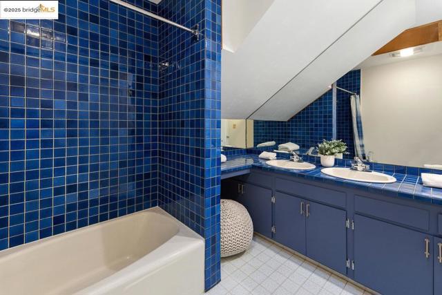 99 Lexford Rd, Piedmont CA: https://media.crmls.org/mediaz/708c292b-548a-40de-8581-59d2e6414a4e.jpg