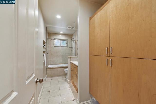 1149 Camino Vallecito, Lafayette CA: https://media.crmls.org/mediaz/708c4e37-364f-4e01-8d0d-e651af55b3b1.jpg