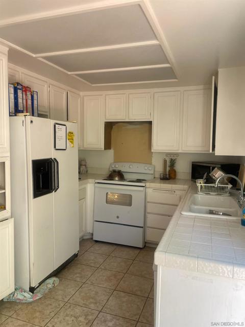 6815 Caminito Mundo, San Diego CA: https://media.crmls.org/mediaz/708c862a-6fb2-4c7c-91e2-65575f27f536.jpg