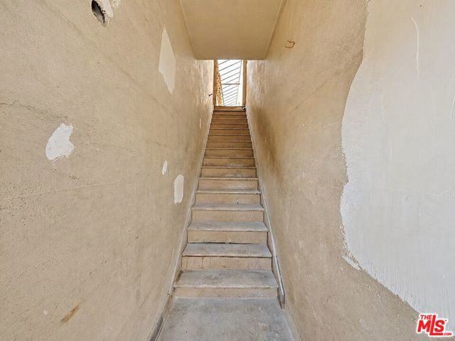 14426 Friar Street photo 20