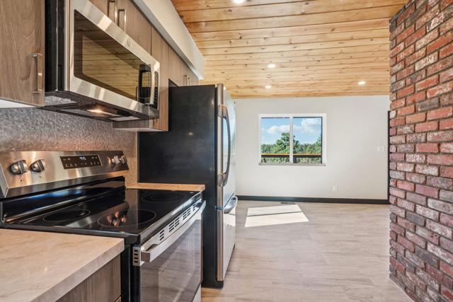 54091 Northridge, Idyllwild CA: https://media.crmls.org/mediaz/708c8fca-0c6d-4e4c-894b-bf293c3950b7.jpg