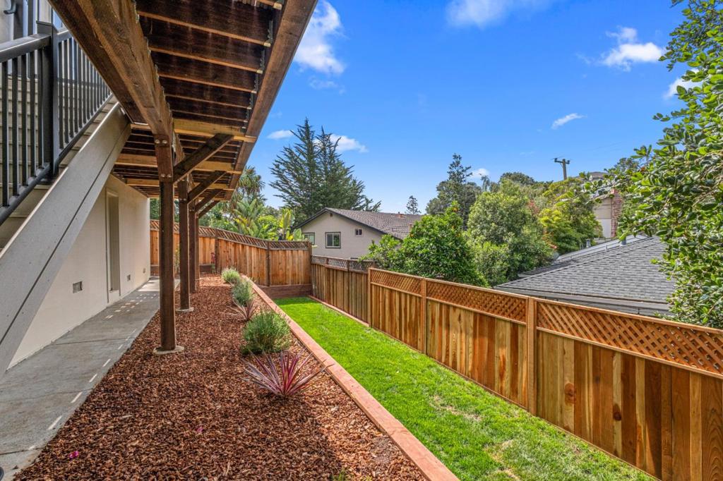 https://media.crmls.org/mediaz/708cd3e2-60fb-4802-87c8-e0d4d1b319f5.jpg?preset=X-Large