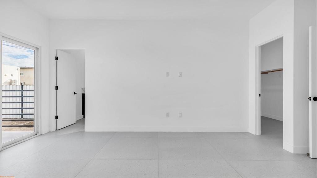 https://media.crmls.org/mediaz/708d7444-72a7-45e2-96a4-af29c86d1cab.jpg?preset=X-Large