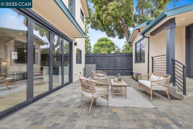 1045 Kains Ave, Albany CA: https://media.crmls.org/mediaz/708d8e26-4cd2-41e2-9b93-81000498205c.jpg