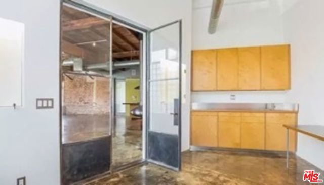 122 Mildred Avenue, Venice CA: https://media.crmls.org/mediaz/708e3ea9-69de-4ff0-a495-3bfa1dcc038d.jpg