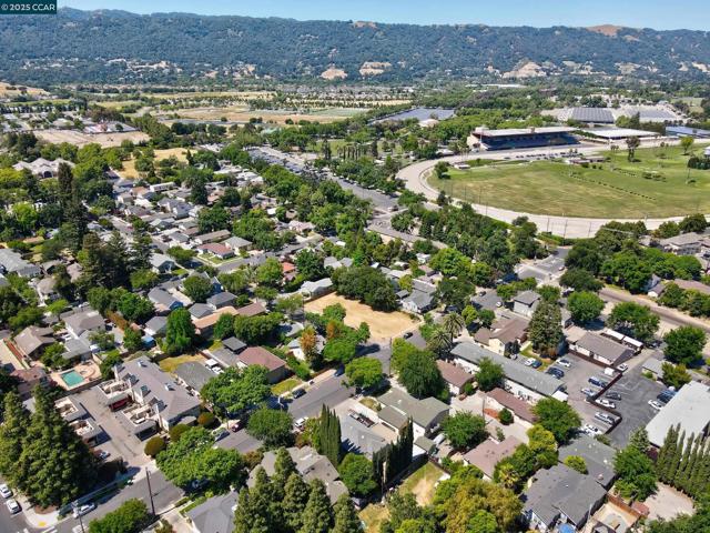 367 Rose Avenue, Pleasanton CA: https://media.crmls.org/mediaz/708e457a-ef63-4cc1-ae36-daa60cbfb648.jpg